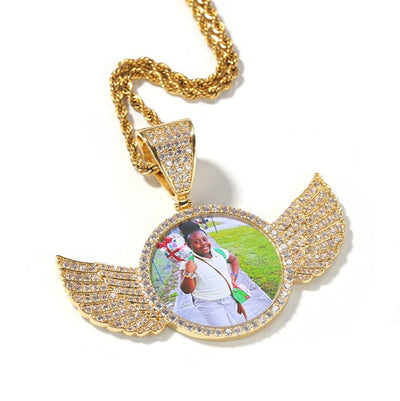 picture on pendant