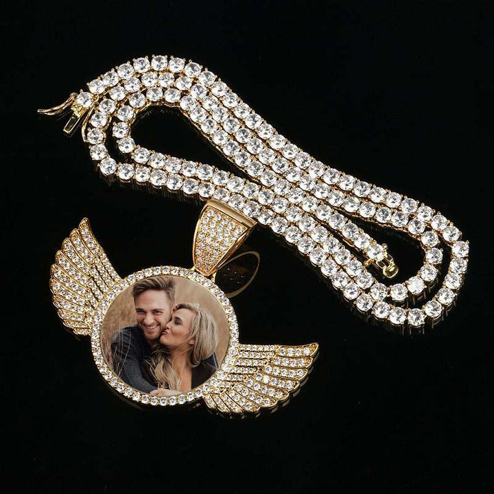 Picture Chain With Wings - Personalize with Picture and Words