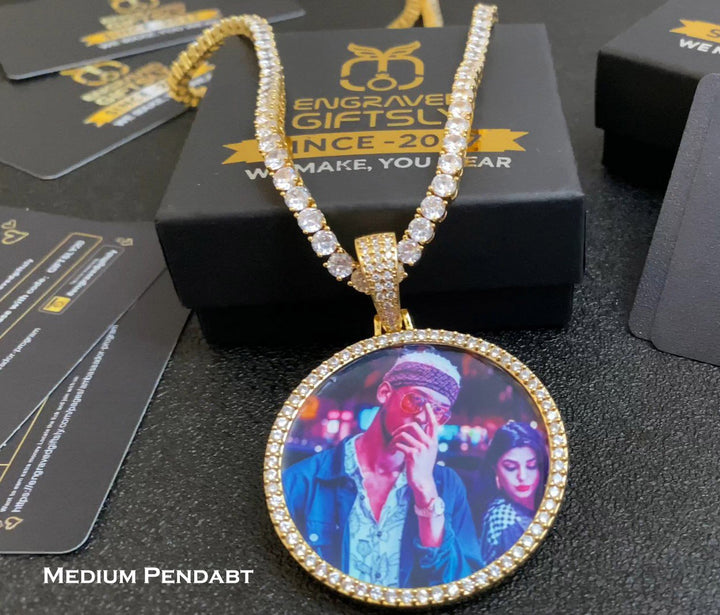 photo medallion necklace