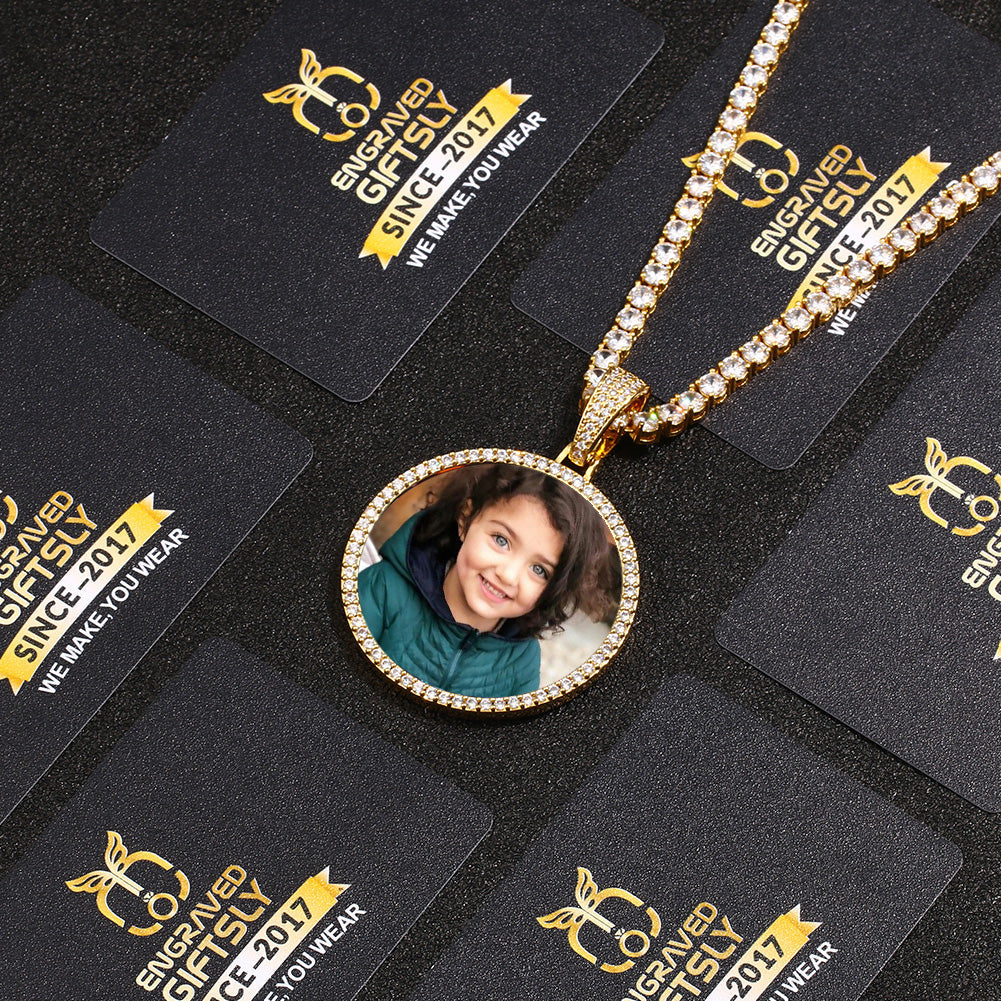 photo medallion necklace
