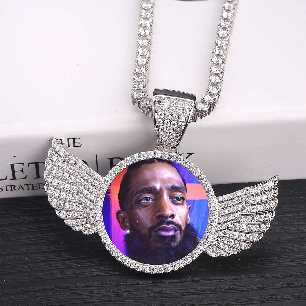 picture on pendant