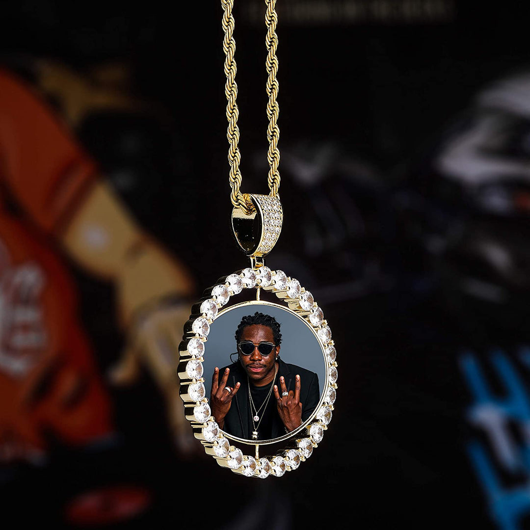 gold medallion necklace