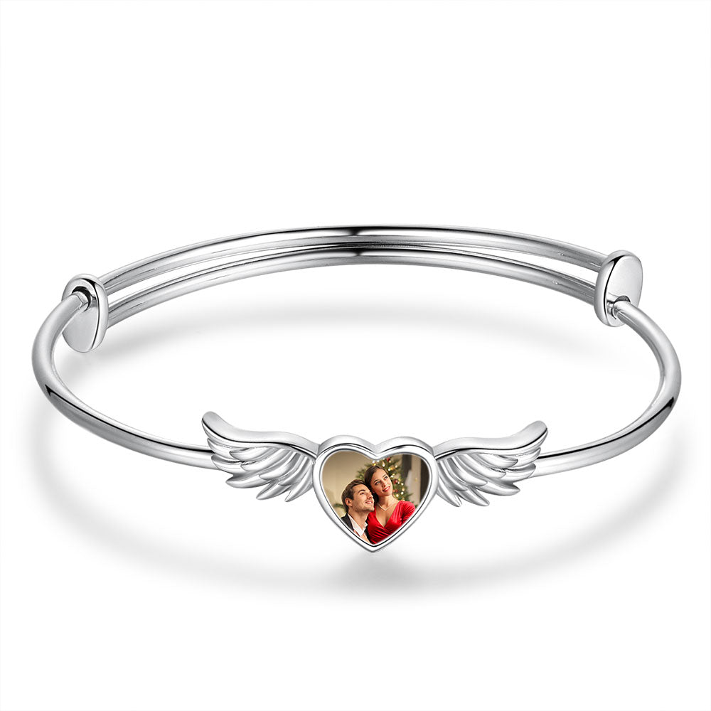 best bracelet gift for mom