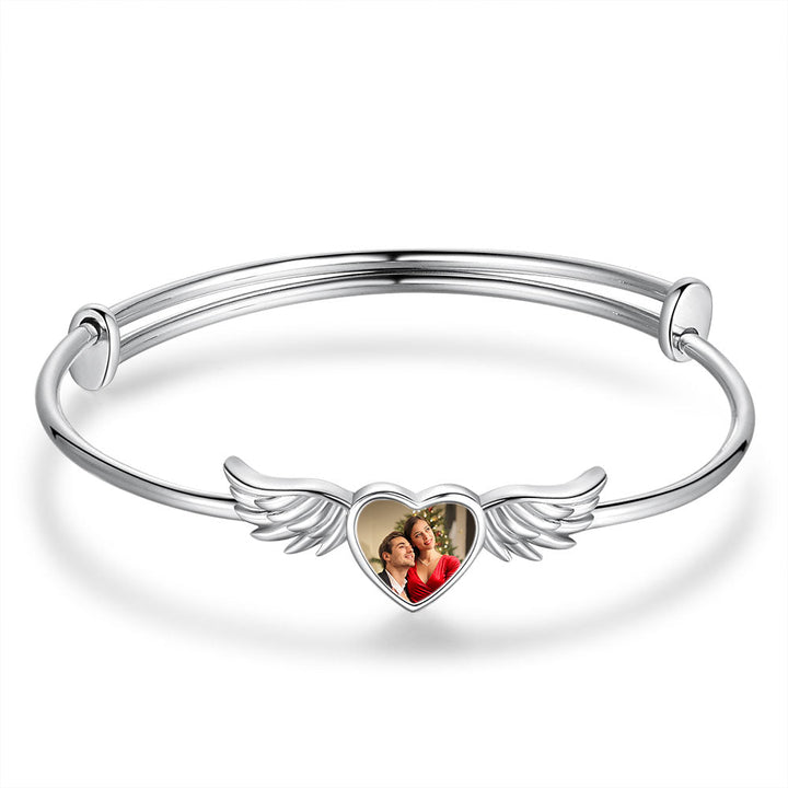 best bracelet gift for mom