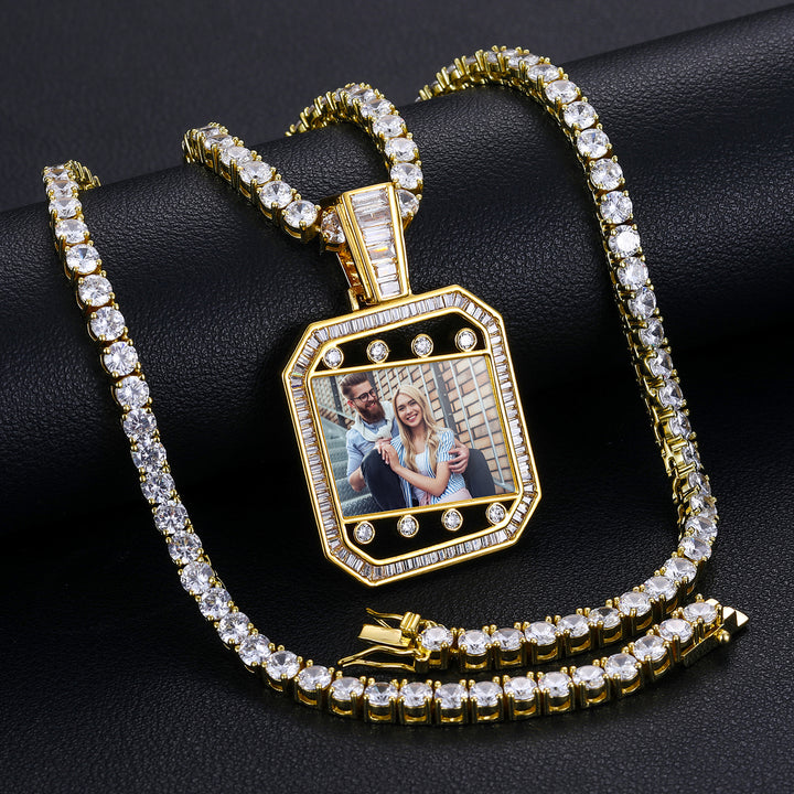 picture pendant