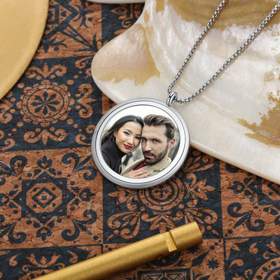 Classic Round Customized Photo Pendant with Engraving Text
