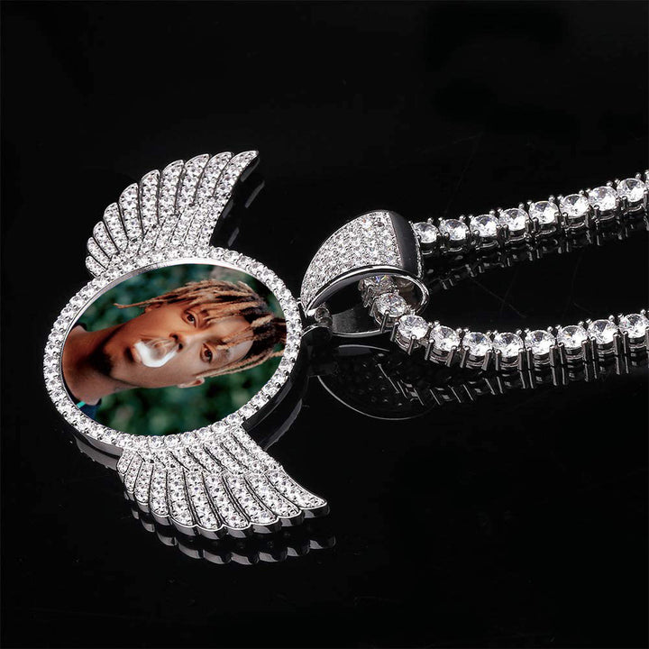 picture on pendant