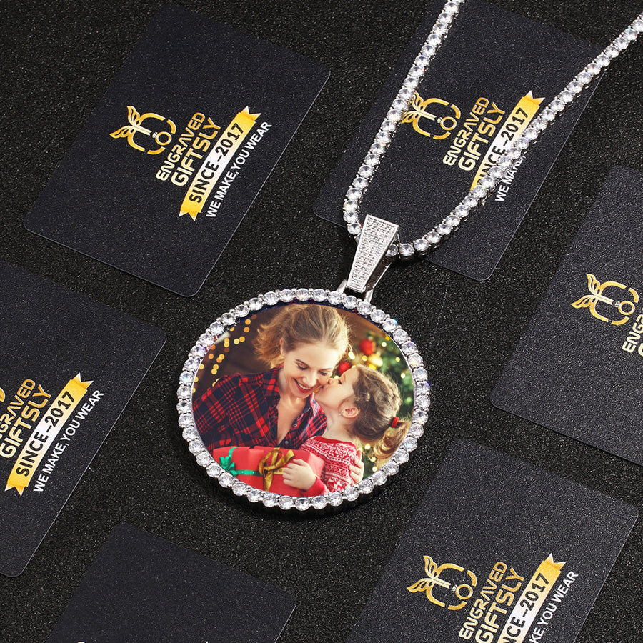 photo medallion necklace