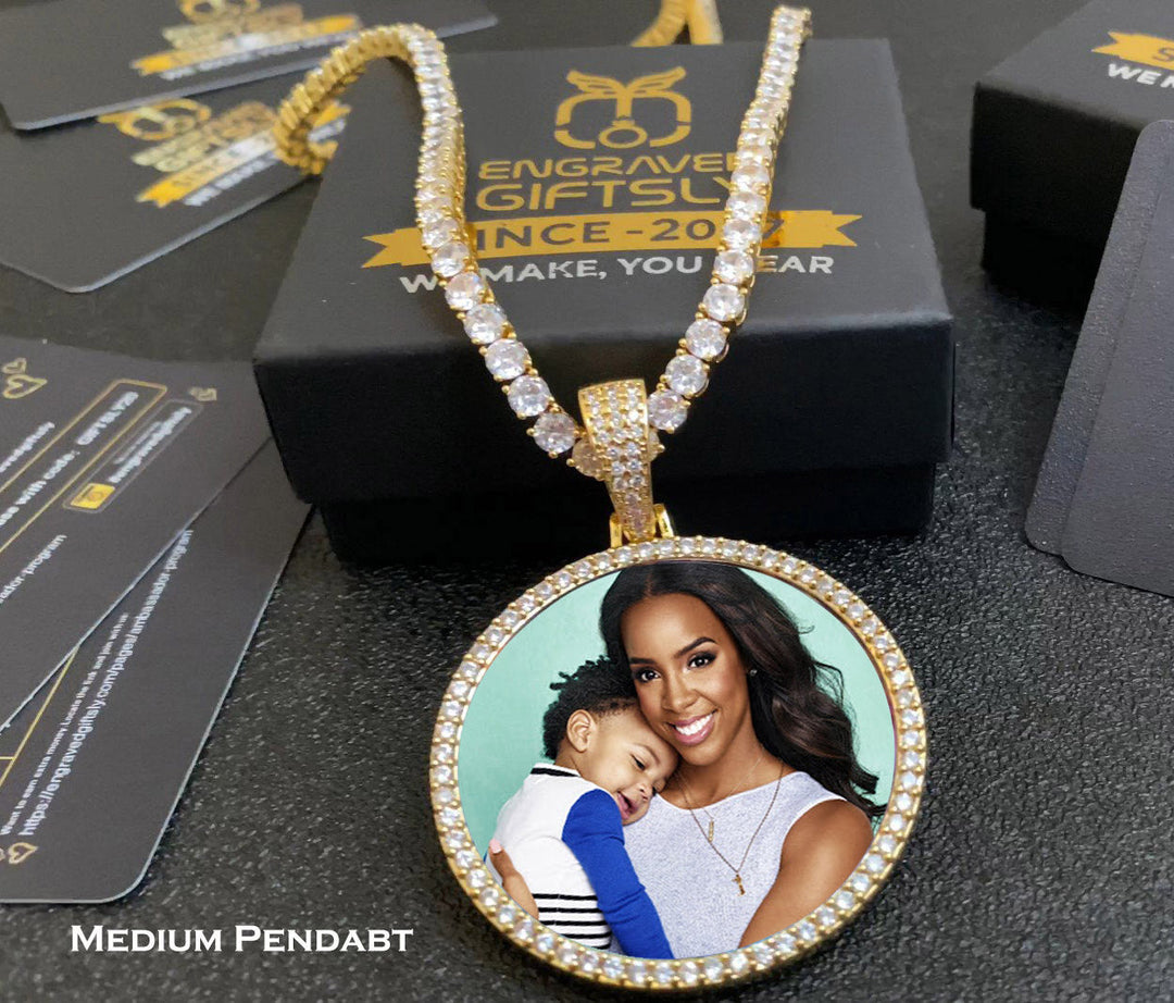 photo medallion necklace