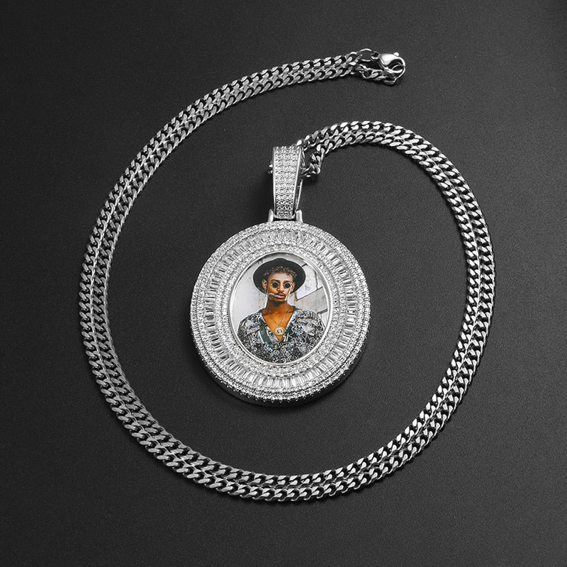 silver medallion necklace