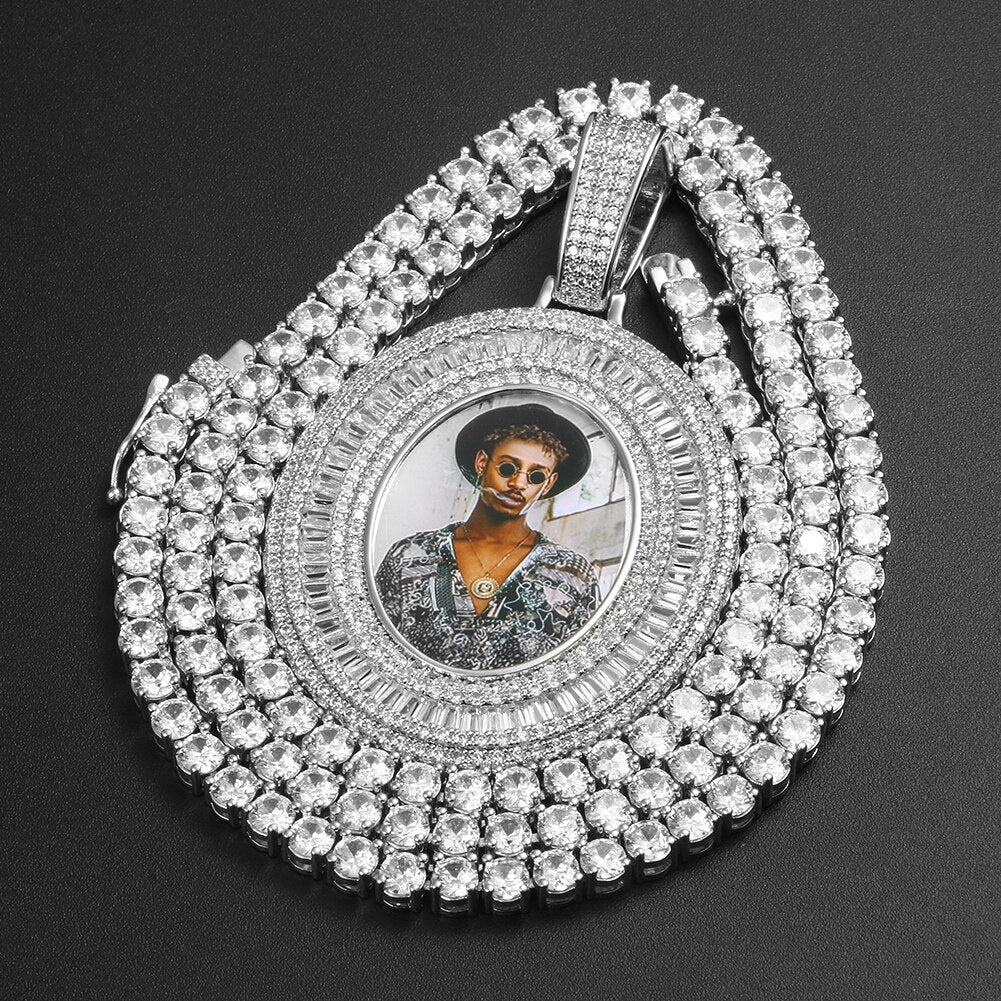 silver medallion necklace