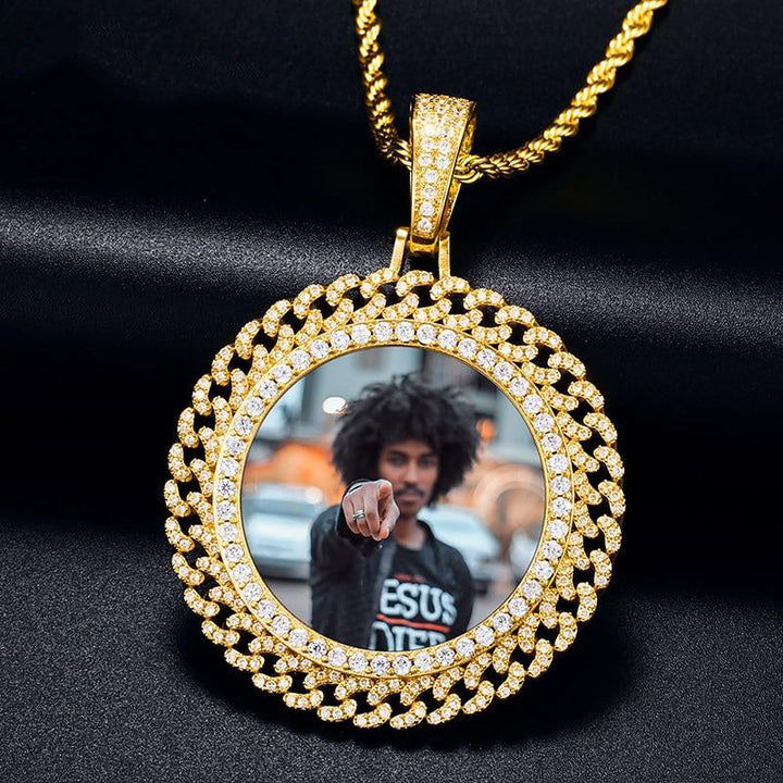 photo medallion necklace