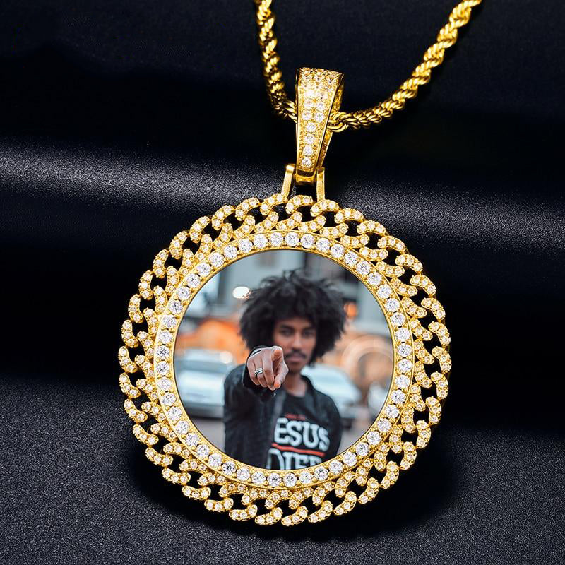 photo medallion necklace