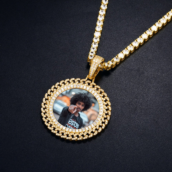 photo medallion necklace